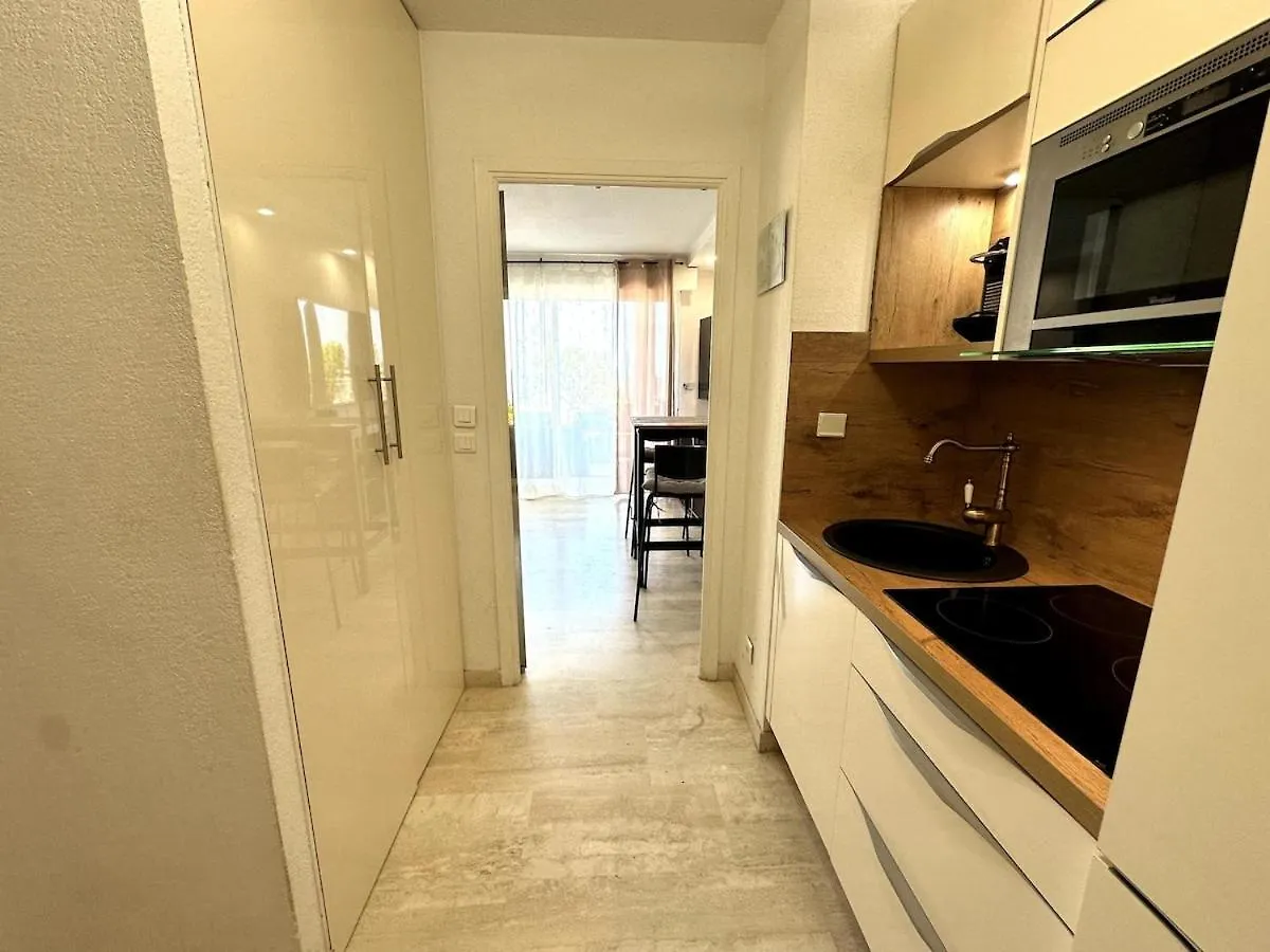Charmant Studio, Piscine, Vue Mer Proche Monaco Cap-d'Ail 0*,  France
