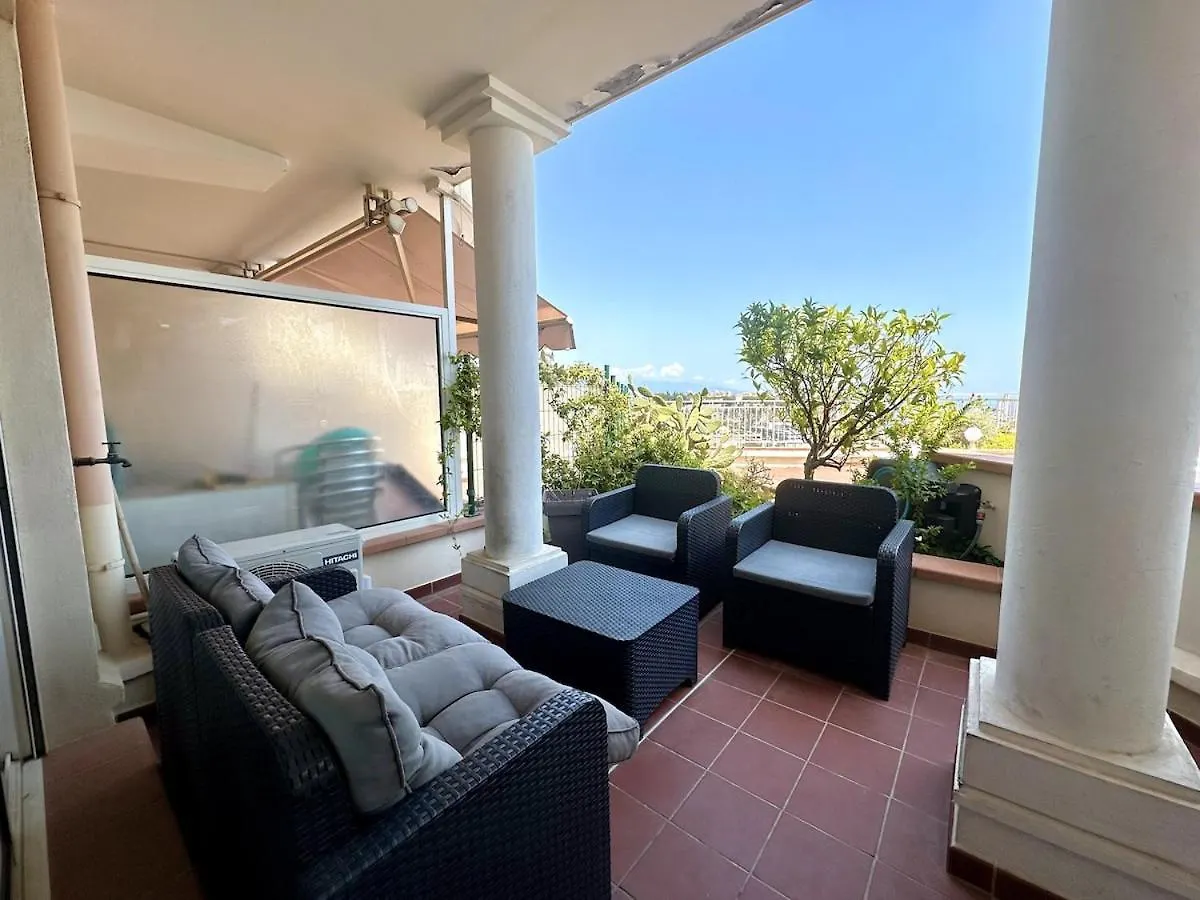 Charmant Studio, Piscine, Vue Mer Proche Monaco Cap-d'Ail 0*,  France